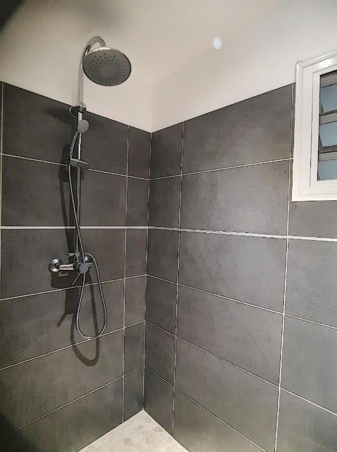 L'anjou Creole A Anne En Guadeloupe Avec Piscine Privee Et 2 Pour 4 Personnes Holiday home *