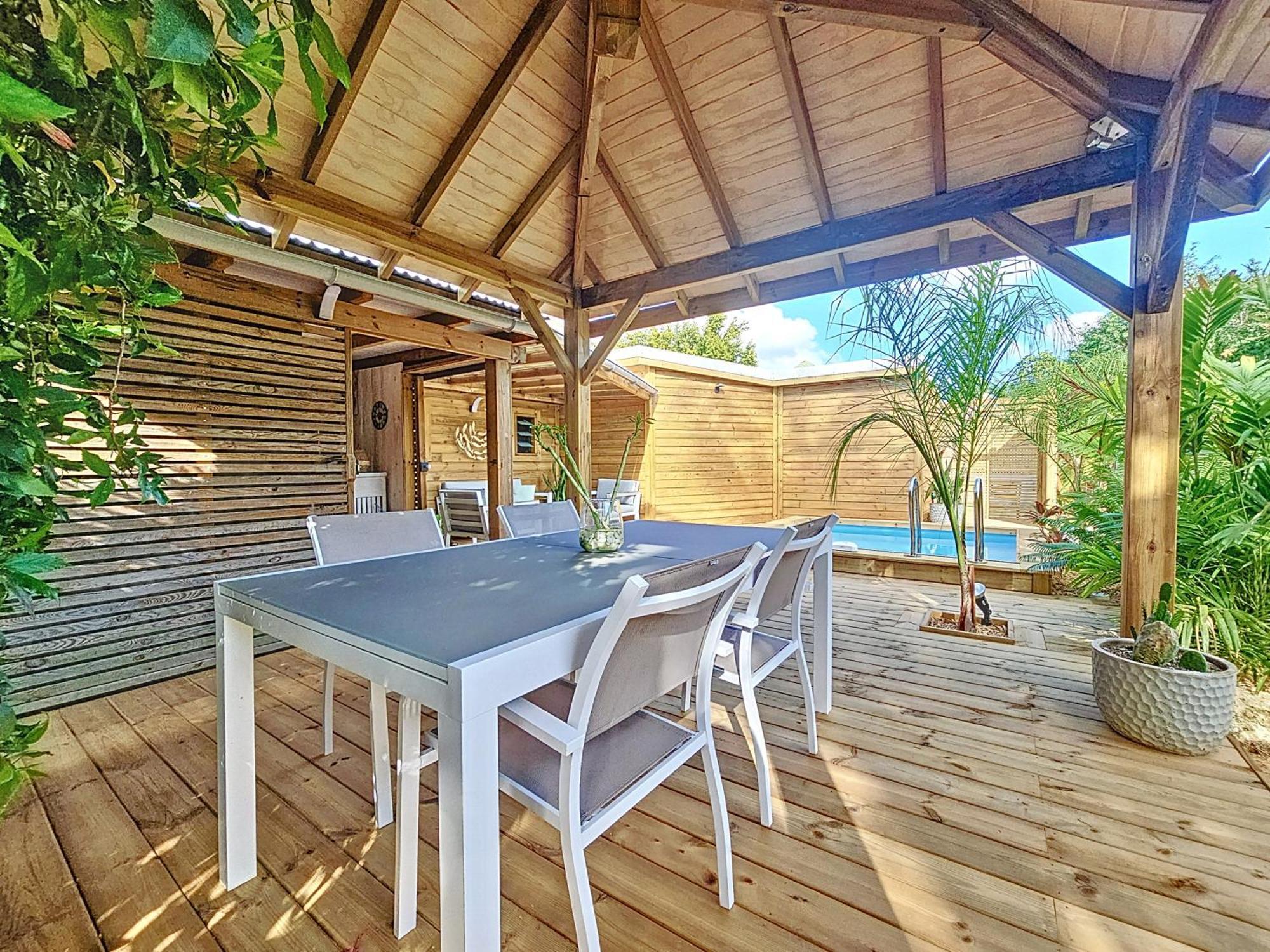 L'anjou Creole A Anne En Guadeloupe Avec Piscine Privee Et 2 Pour 4 Personnes