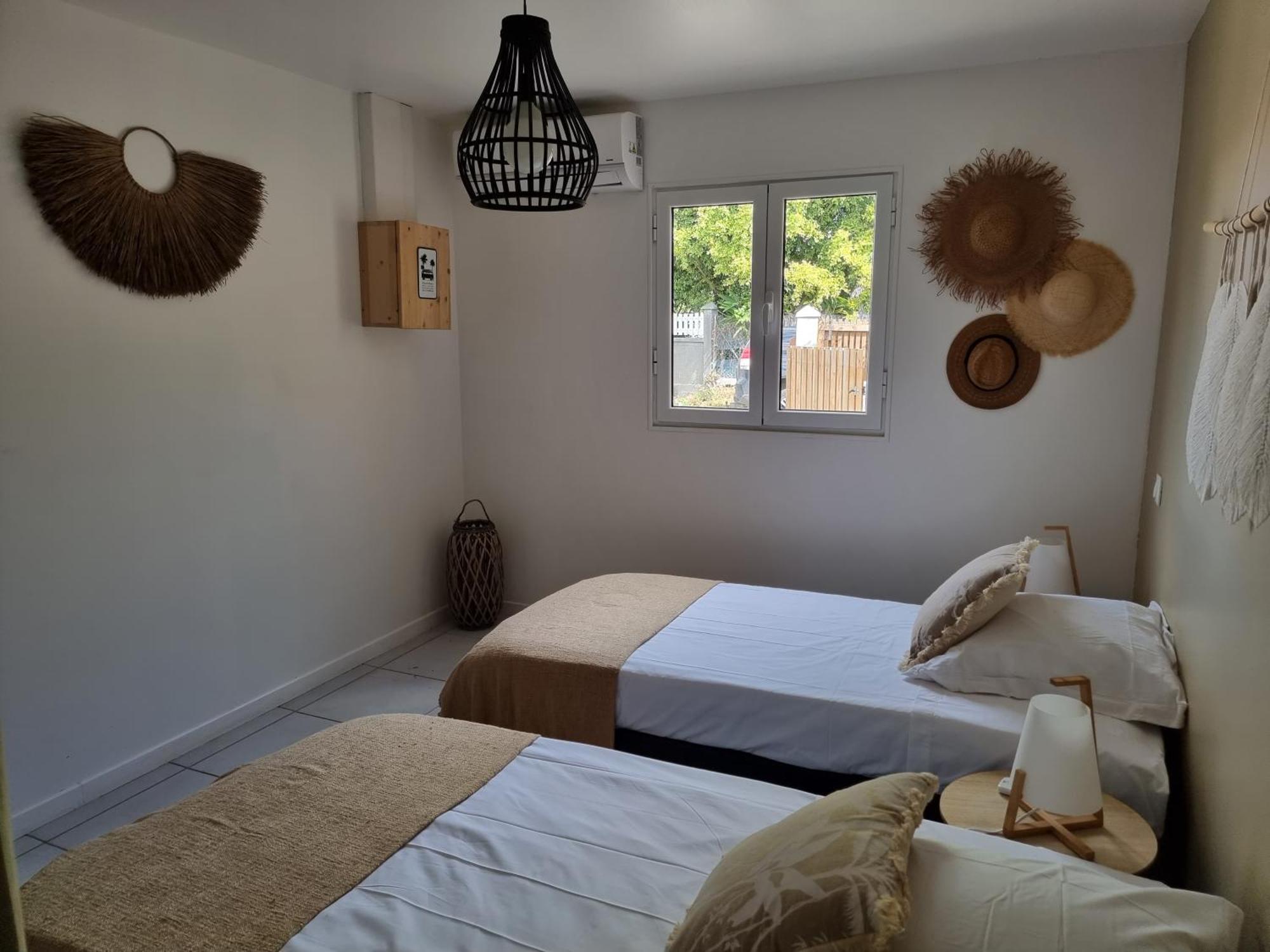 L'anjou Creole A Anne En Guadeloupe Avec Piscine Privee Et 2 Pour 4 Personnes Holiday home
