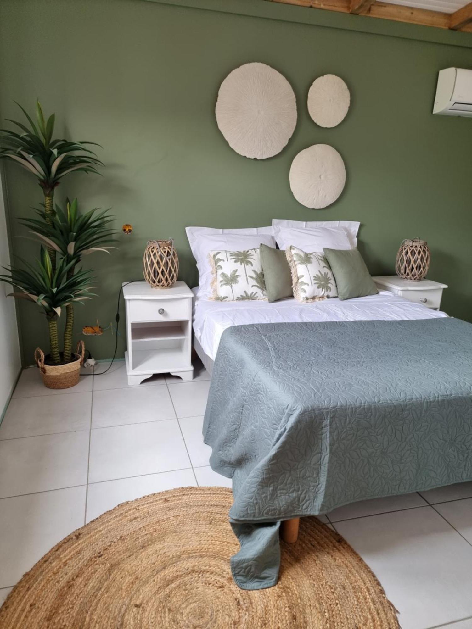 L'anjou Creole A Anne En Guadeloupe Avec Piscine Privee Et 2 Pour 4 Personnes Holiday home Sainte-Anne (Grande-Terre)