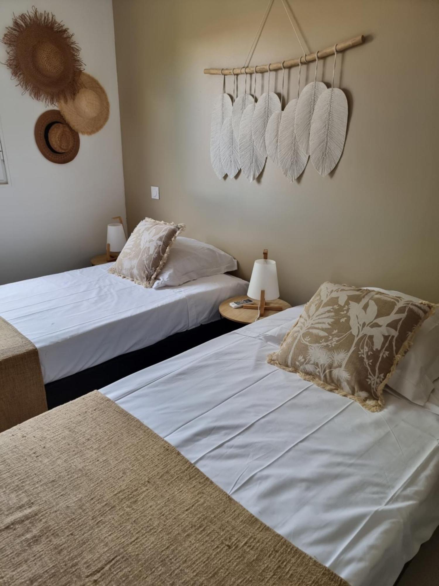 L'anjou Creole A Anne En Guadeloupe Avec Piscine Privee Et 2 Pour 4 Personnes Holiday home *